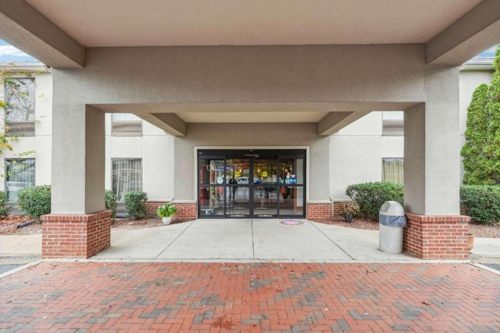 Quality Inn & Suites Dawsonville Ngoại thất bức ảnh